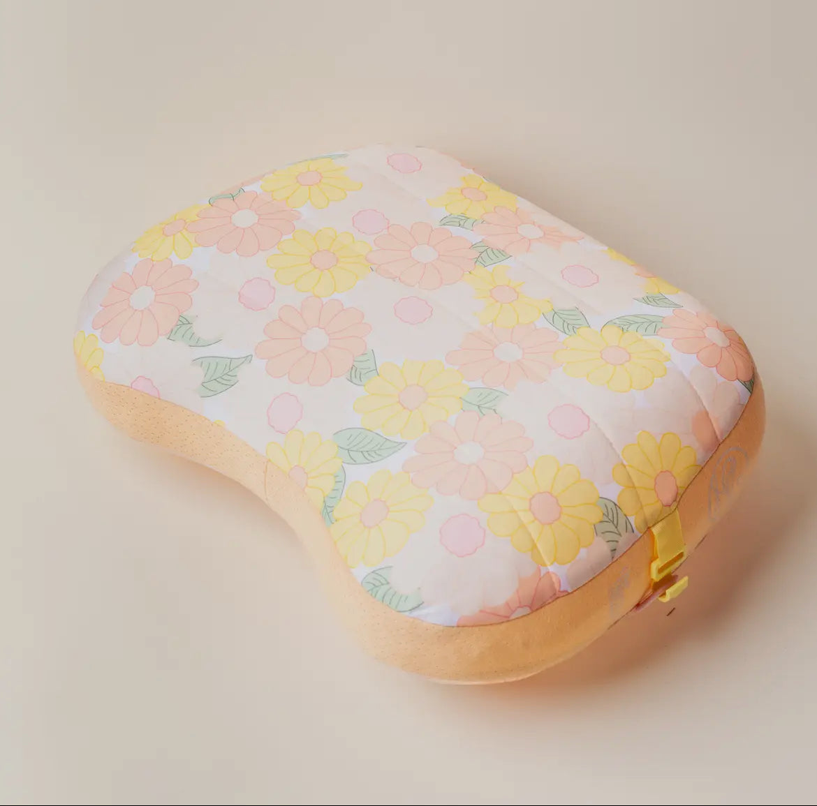 Beach Pillow - Daisy Peach